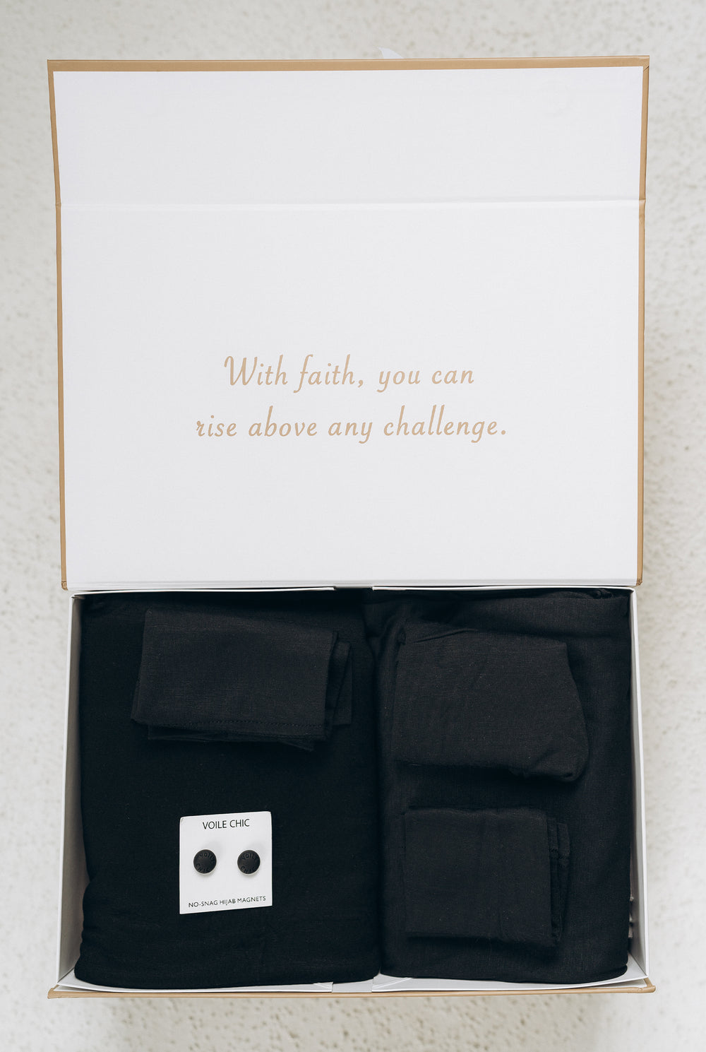 BLACK ESSENTIALS - GIFT SET